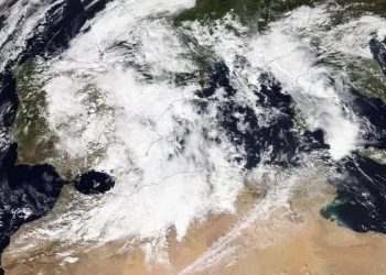 خبراء الطقس يحذرون من تحول جذري في شتنبر بأمطار غزيرة بالمتوسط