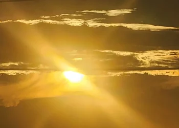 طقس حار وزخات رعدية ورياح غدا الجمعة بعدد من مناطق المغرب