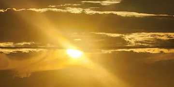 طقس حار وزخات رعدية ورياح غدا الجمعة بعدد من مناطق المغرب
