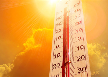 طقس حار وزخات رعدية وضباب اليوم الثلاثاء بالمغرب