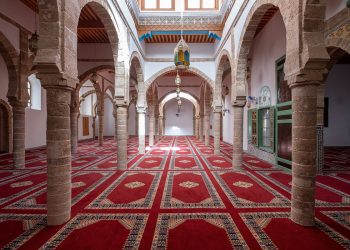 الأوقاف تقيد تشغيل المكيفات بالمساجد في كلميم والسمارة بجدول زمني صارم