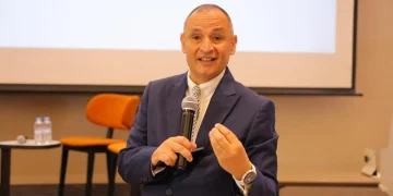 النيابة العامة بتطوان تطلق سراح نجل وزير الصناعة رياض مزور