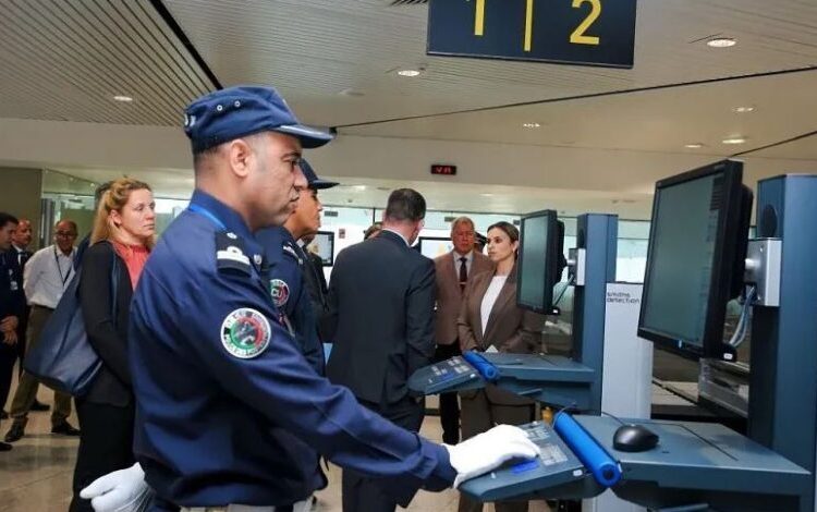 المغرب يشدد دخول الجزائريين والتونسيين ويشترط حجزاً فندقياً وتذكرة عودة