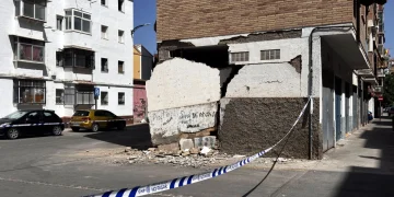 زلزال بقوة 4.8 درجات يضرب غرناطة ويخلف 3 جرحى وإجلاء 600 شخص