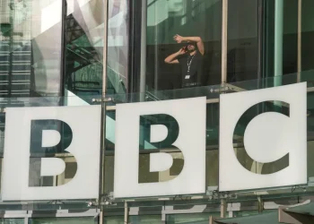 BBC تستعين بمحكمة أمريكية لاستجواب عائلة ترامب في دعوى قضائية بـ10 مليارات دولار