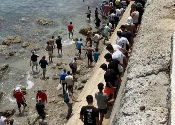 دعوات رقمية تحشد لعبور جماعي جديد إلى سبتة في 15 غشت وتثير قلق السلطات