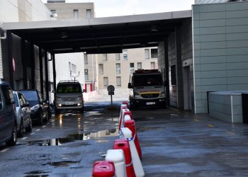 وفاة مهاجر مغربي على شاطئ تشوريو بسبتة بعد توعك مفاجئ أثناء السباحة