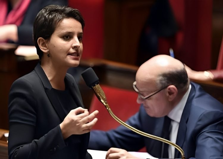 “تامغرابيت العطلة الصيفية” هل يريد مغاربة العالم الأكل من الكعكة الإنتخابية دون تحمل حرارة المطبخ؟
