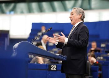 نائب أوروبي عن “فوكس” يقترح اعترافاً متبادلاً بالسيادة الصحراء مقابل سبتة ومليلية