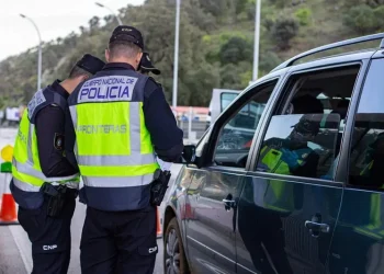 إسبانيا تفرض تفتيش مؤقت على القادمين من إيطاليا رداً على تدابير روما