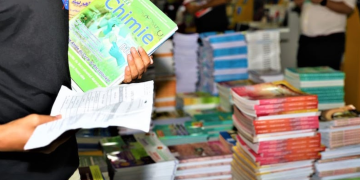رابطة الكتبيين تحذر من البيع العشوائي للكتب المدرسية وتطالب بالتدخل الحكومي