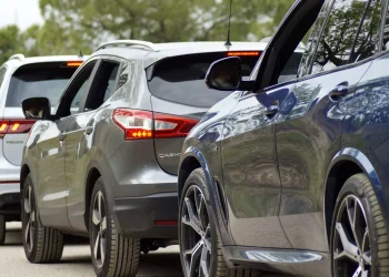 الجامعة المغربية لحقوق المستهلك تستنكر زيادة 5% في أقساط تأمين السيارات