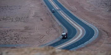 عريضة تطالب بإطلاق اسم الشيخ أحمد الهيبة على طريق تيزنيت-الداخلة بدلاً من ترامب