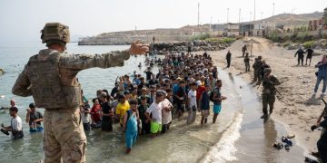 تقرير | منظمة ديمقراطية للشغل تدق ناقوس الخطر بشأن أوضاع المهاجرين المغاربة في سبتة