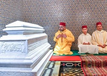 العاهل المغربي .. يخلد ذكرى الراحل الحسن الثاني