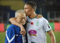 “ديما رجا واخا يبقى فيها غير اليوعري”.. العش الاخضر يودع قلبه النابض بالوفاء