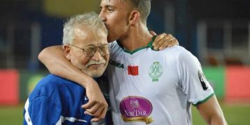 “ديما رجا واخا يبقى فيها غير اليوعري”.. العش الاخضر يودع قلبه النابض بالوفاء