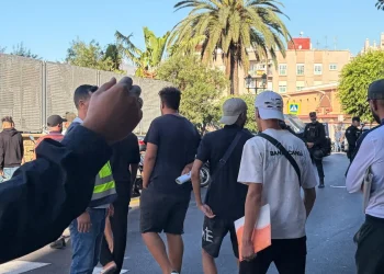 إسبانيا تبدأ بترحيل 51 جزائرياً من سبتة في أول عملية من نوعها
