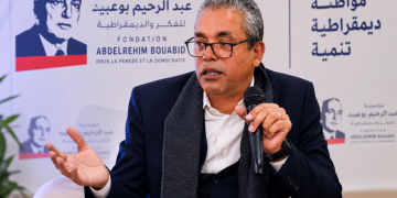 محمد حفيظ يحذر: إضعاف الأحزاب قد يحوّل أزمة الثقة إلى الملكية