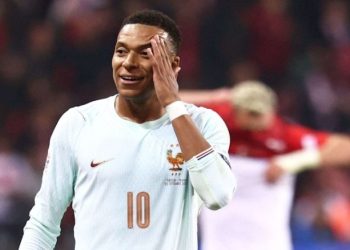 مبابي يتهكم على أنباء غضبه من ريال مدريد وزين الدين زيدان