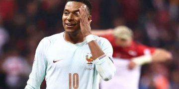 مبابي يتهكم على أنباء غضبه من ريال مدريد وزين الدين زيدان