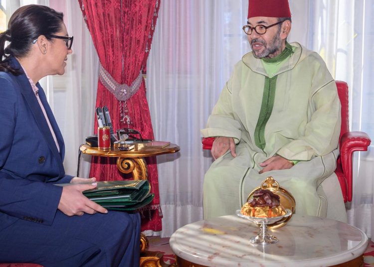 الملك يستقبل المنصوري ويؤكد على تعبئة شاملة