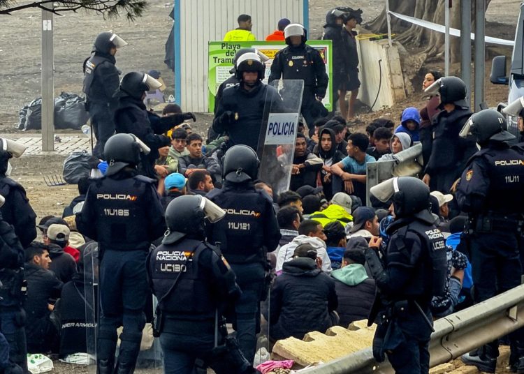 سبتة: أكثر من 1200 مهاجر يختارون العودة الطوعية إلى المغرب
